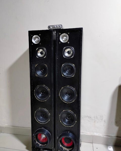 ALTAVOZ DE TORRE 2 VÍAS NEGRO, TWEETER BALA